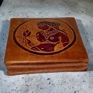 Small Leather Coin Purse Pocket Hammered Woman Image